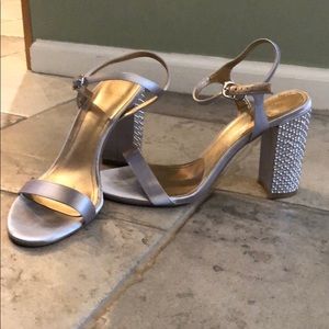 Badgley Mischka fun silver shoes